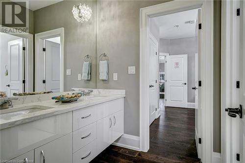 87 Parker Avenue, Ancaster, ON - Indoor Photo Showing Bathroom