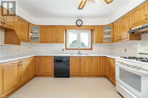 30 Norwich Road, Stoney Creek, ON - Indoor Photo Showing Kitchen