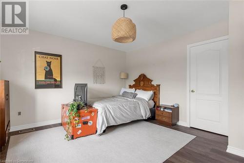 4131 Medland Drive, Burlington, ON - Indoor Photo Showing Bedroom