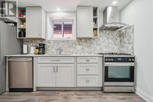 146 Catharine Street N, Hamilton, ON - Indoor Photo Showing Kitchen