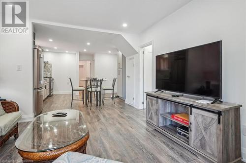 146 Catharine Street N, Hamilton, ON - Indoor Photo Showing Living Room