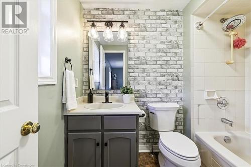 1286 Hammond Street, Burlington, ON - Indoor Photo Showing Bathroom