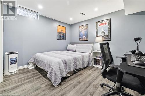 1286 Hammond Street, Burlington, ON - Indoor Photo Showing Bedroom