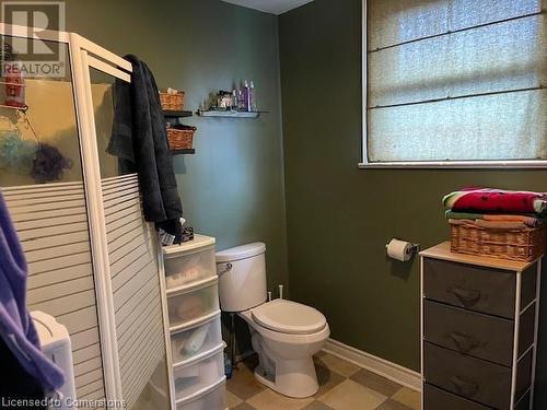 114 Melvin Avenue, Hamilton, ON - Indoor Photo Showing Bathroom