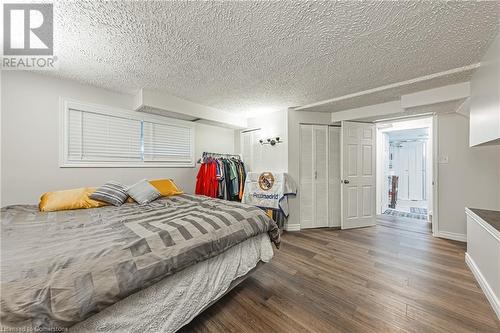 235 Larch Street, Hamilton, ON - Indoor Photo Showing Bedroom