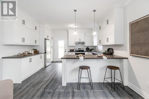 12 Natures Trail, Wasaga Beach, ON - Indoor Photo Showing Kitchen With Upgraded Kitchen