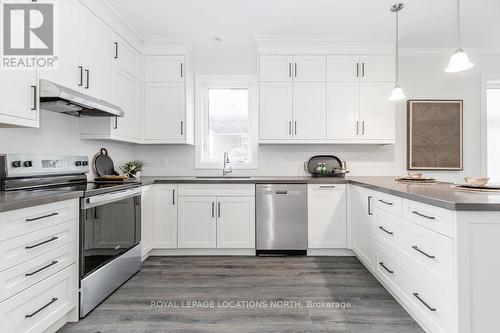 12 Natures Trail, Wasaga Beach, ON - Indoor Photo Showing Kitchen With Stainless Steel Kitchen With Upgraded Kitchen