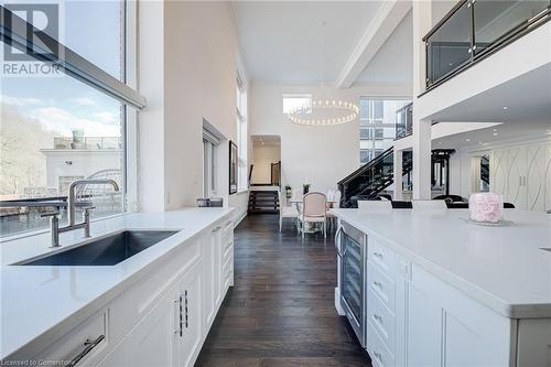 397 King Street W Unit# 215, Dundas, ON - Indoor Photo Showing Kitchen