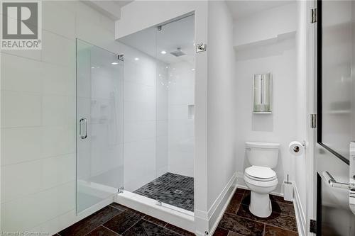 397 King Street W Unit# 215, Dundas, ON - Indoor Photo Showing Bathroom