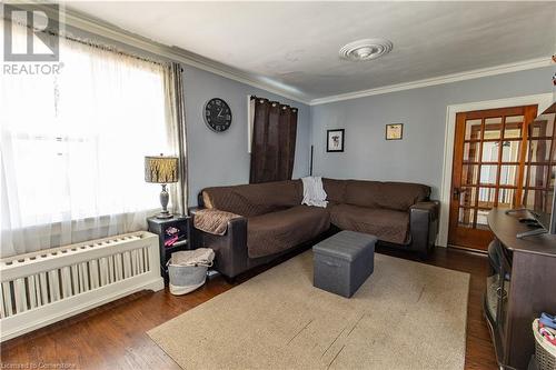 47 Cross Street, Port Colborne, ON - Indoor Photo Showing Living Room