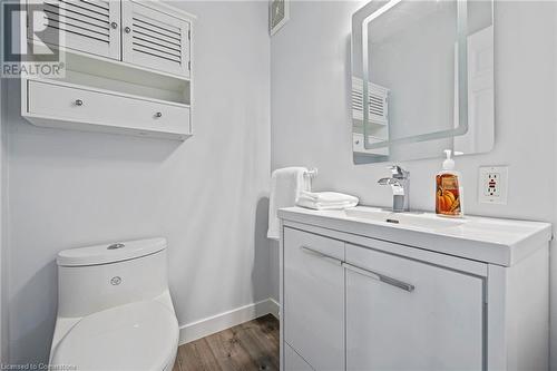 2185 Fairchild Boulevard Unit# 2, Burlington, ON - Indoor Photo Showing Bathroom