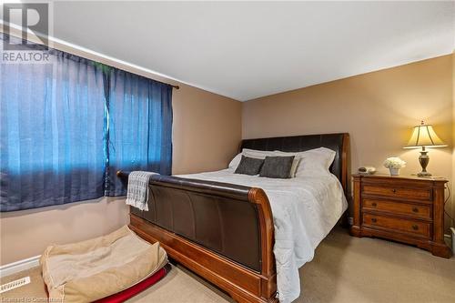 2185 Fairchild Boulevard Unit# 2, Burlington, ON - Indoor Photo Showing Bedroom