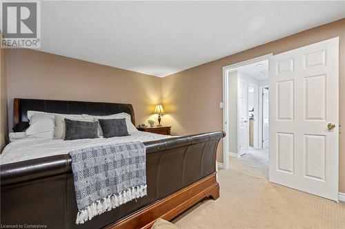 2185 Fairchild Boulevard Unit# 2, Burlington, ON - Indoor Photo Showing Bedroom