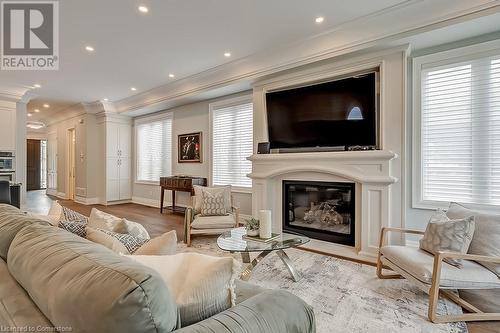 513 Woodview Road, Burlington, ON - Indoor Photo Showing Living Room With Fireplace