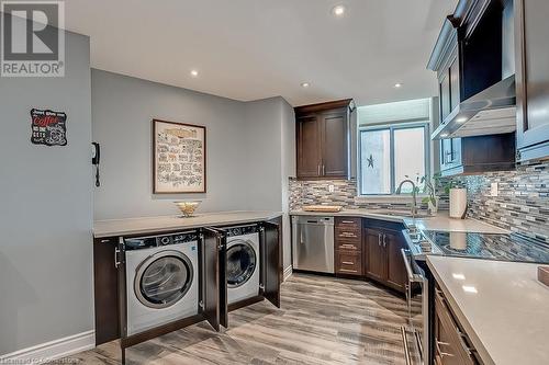 5250 Lakeshore Road Unit# 1907, Burlington, ON - Indoor Photo Showing Laundry Room