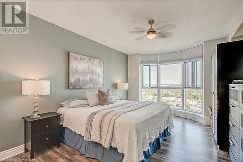 5250 Lakeshore Road Unit# 1907, Burlington, ON - Indoor Photo Showing Bedroom