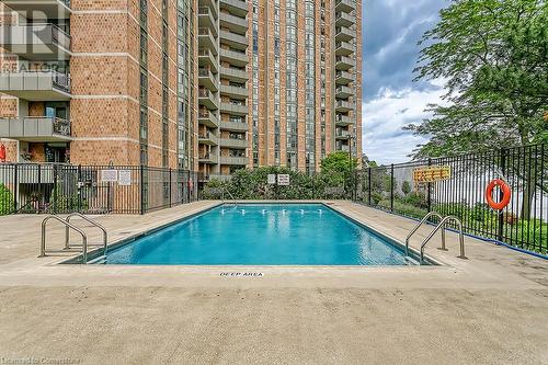 5250 Lakeshore Road Unit# 1907, Burlington, ON - Outdoor With In Ground Pool With Balcony