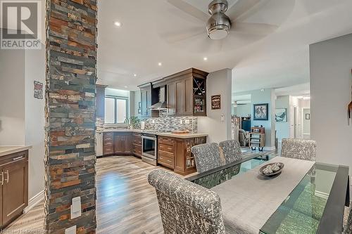 5250 Lakeshore Road Unit# 1907, Burlington, ON - Indoor Photo Showing Dining Room