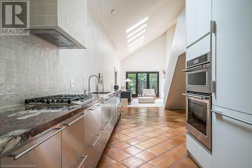 370 Queen Street S, Hamilton, ON - Indoor Photo Showing Kitchen With Upgraded Kitchen