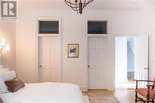 370 Queen Street S, Hamilton, ON - Indoor Photo Showing Bedroom