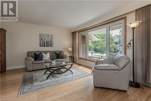 1345 Hixon Street, Oakville, ON - Indoor Photo Showing Living Room