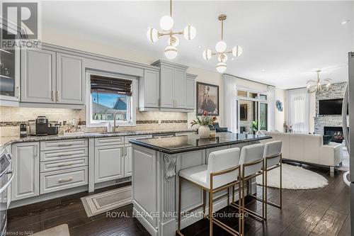 14 Tuscany Court, St. Catharines, ON - Indoor Photo Showing Kitchen With Upgraded Kitchen