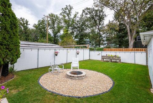 243 Davidson Street, Winnipeg, MB - Outdoor With Backyard