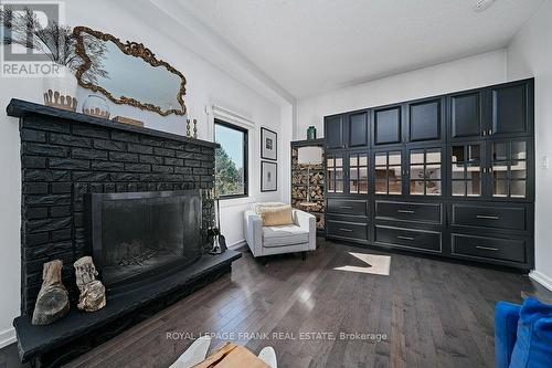 47 Longfellow Court, Whitby (Pringle Creek), ON - Indoor Photo Showing Living Room With Fireplace