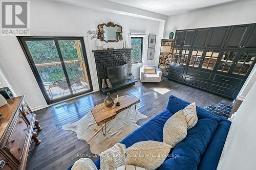 47 Longfellow Court, Whitby (Pringle Creek), ON - Indoor Photo Showing Living Room With Fireplace