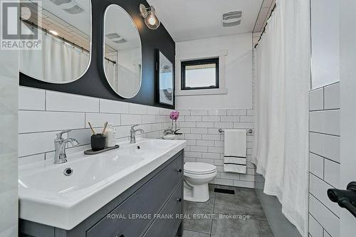 47 Longfellow Court, Whitby (Pringle Creek), ON - Indoor Photo Showing Bathroom