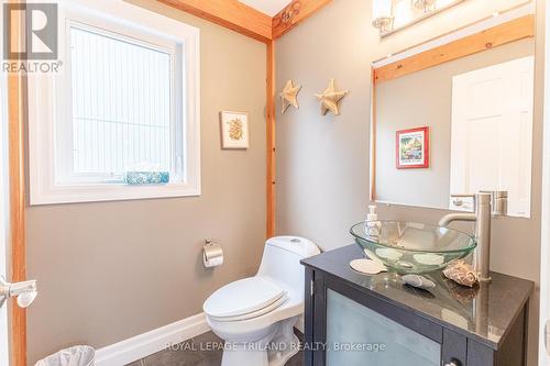 42 Lakeside Circle, Lambton Shores (Grand Bend), ON - Indoor Photo Showing Bathroom