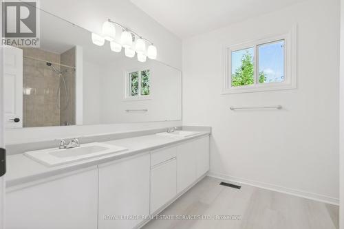 2066 Castlefield Crescent, Oakville (River Oaks), ON - Indoor Photo Showing Bathroom