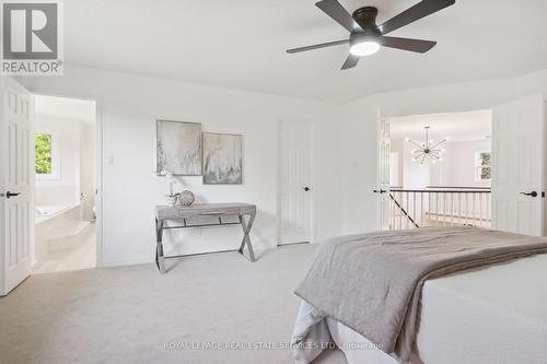 2066 Castlefield Crescent, Oakville, ON - Indoor Photo Showing Bedroom