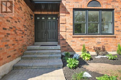 2066 Castlefield Crescent, Oakville, ON - Outdoor