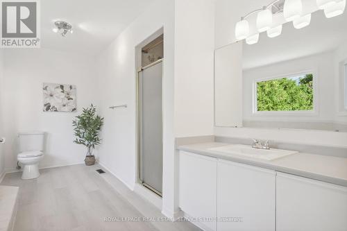 2066 Castlefield Crescent, Oakville (River Oaks), ON - Indoor Photo Showing Bathroom