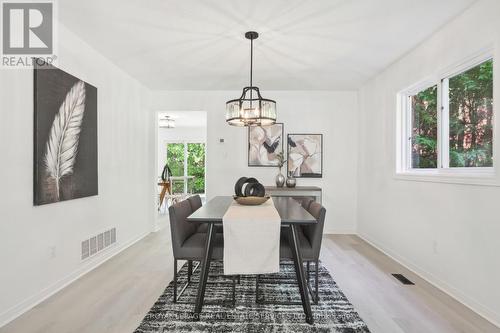 2066 Castlefield Crescent, Oakville, ON - Indoor Photo Showing Dining Room