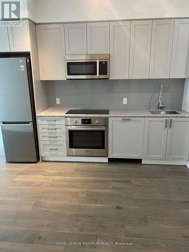 413 - 293 The Kingsway, Toronto (Edenbridge-Humber Valley), ON - Indoor Photo Showing Kitchen