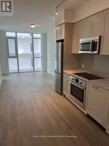 413 - 293 The Kingsway, Toronto (Edenbridge-Humber Valley), ON - Indoor Photo Showing Kitchen