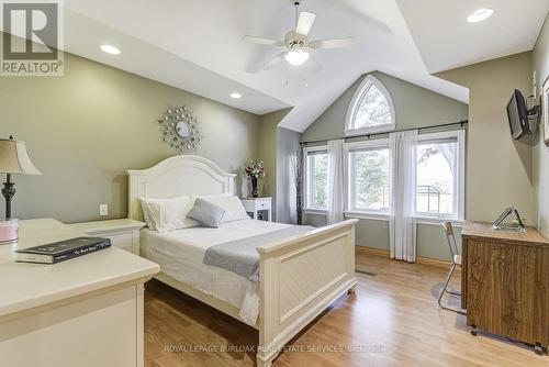 2425 Hespeler Road, Cambridge, ON - Indoor Photo Showing Bedroom