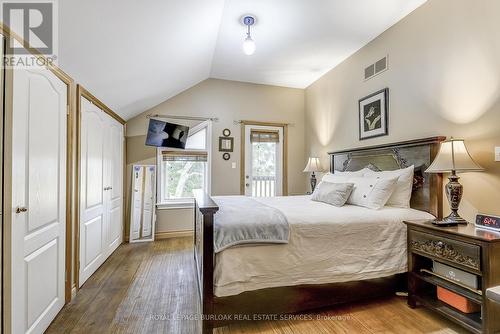 2425 Hespeler Road, Cambridge, ON - Indoor Photo Showing Bedroom