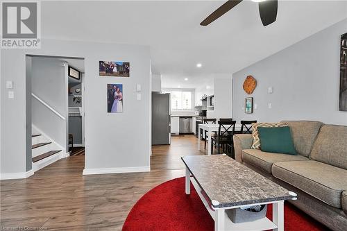 25 Britten Close Unit# A15, Hamilton, ON - Indoor Photo Showing Living Room