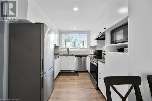 25 Britten Close Unit# A15, Hamilton, ON - Indoor Photo Showing Kitchen