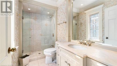 560 5Th Street W, Owen Sound, ON - Indoor Photo Showing Bathroom