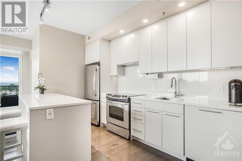 Kitchen - 108 Richmond Road Unit#612, Ottawa, ON - Indoor Photo Showing Kitchen With Upgraded Kitchen