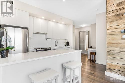 Kitchen - 108 Richmond Road Unit#612, Ottawa, ON - Indoor Photo Showing Kitchen With Upgraded Kitchen