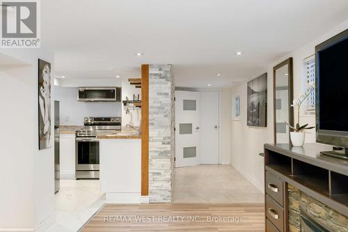 23 Mack Avenue, Toronto, ON - Indoor Photo Showing Kitchen