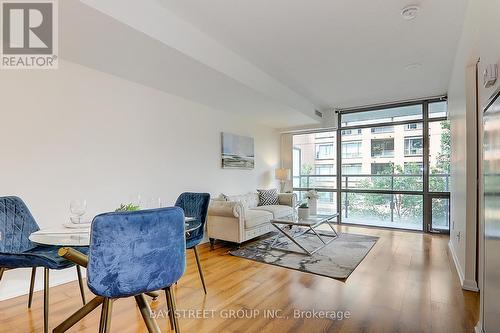 306 - 37 Grosvenor Street, Toronto, ON - Indoor Photo Showing Living Room