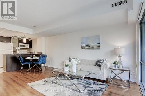 306 - 37 Grosvenor Street, Toronto, ON - Indoor Photo Showing Living Room