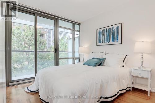 306 - 37 Grosvenor Street, Toronto, ON - Indoor Photo Showing Bedroom