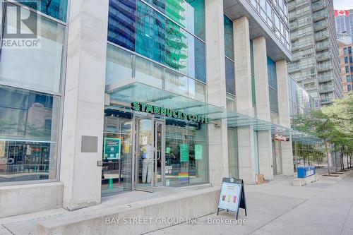 306 - 37 Grosvenor Street, Toronto, ON - Outdoor